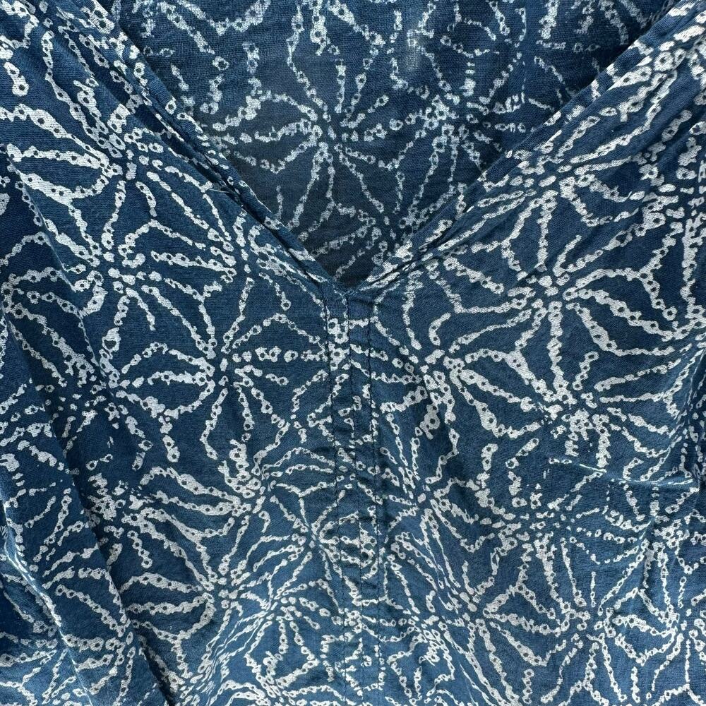 Roller Rabbit Blue Patterned Lightweight Semi-She… - image 6